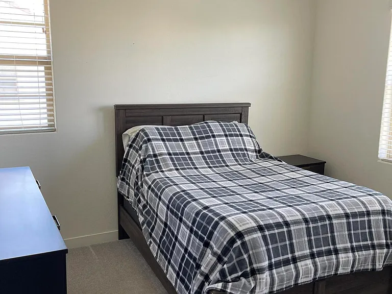 2382 W Gloria Ln — Photo 21