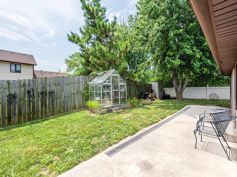 2301 Winchester Dr — Photo 26