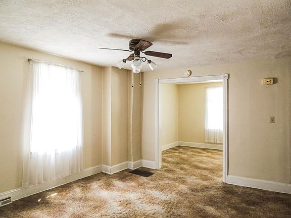 4th image of 31 S Park Ave