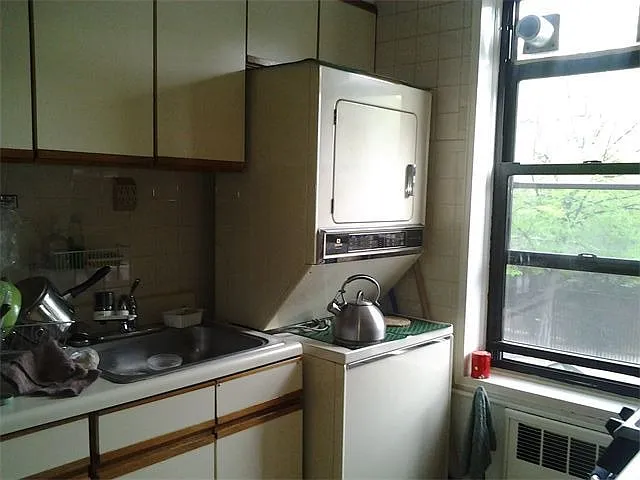 Washer/Dryer Hook-up | 94-11 34 Road, Jackson Heights, NY 11372, USA