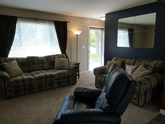 4th image of 758 Whittier Ct