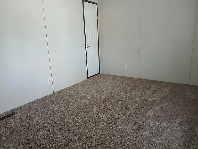 305 Elms Rd #9B — Photo 2