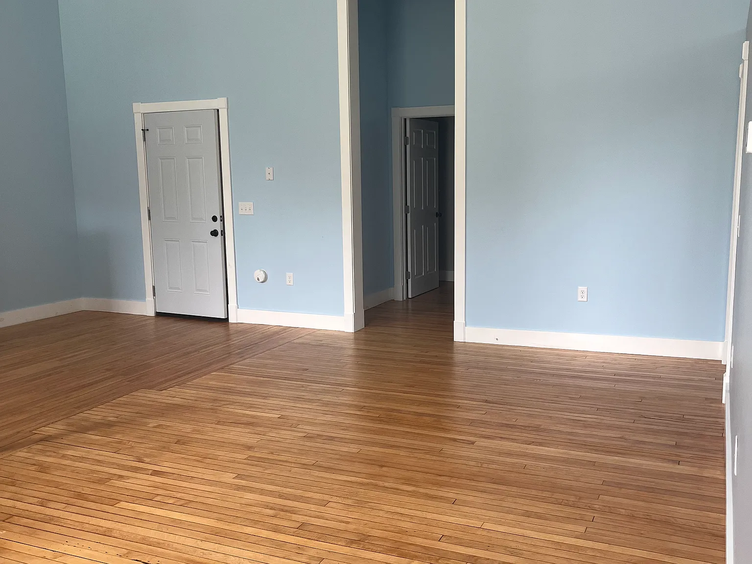 3 bed, $1,900 — Photo 3