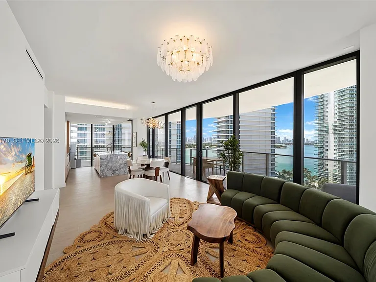 500 Alton 1205 #1205 — Photo 19