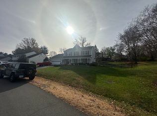 4 Tyler Ln, Sterling, VA 20165