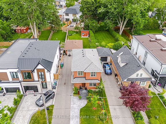 4th image of 39 Broadview Ave