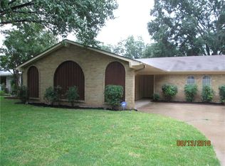 1520 Lexington Pl, Bedford, TX 76022
