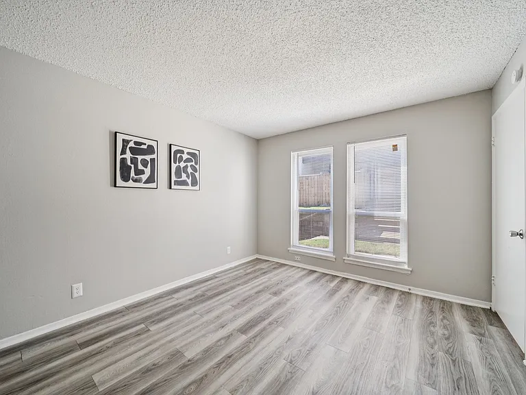 Cedar Park Apartments — Photo 53