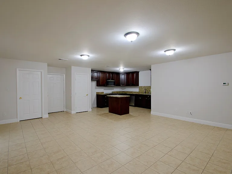 4702 Mariner Dr — Photo 9