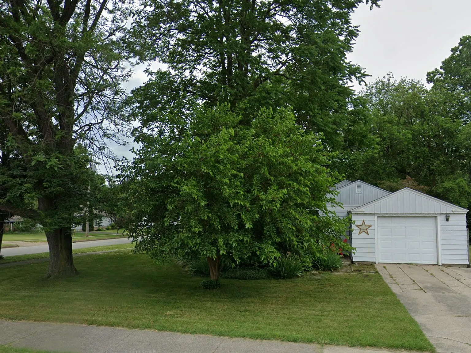 3 bed, 1002 sqft, $1,750 — Photo 2