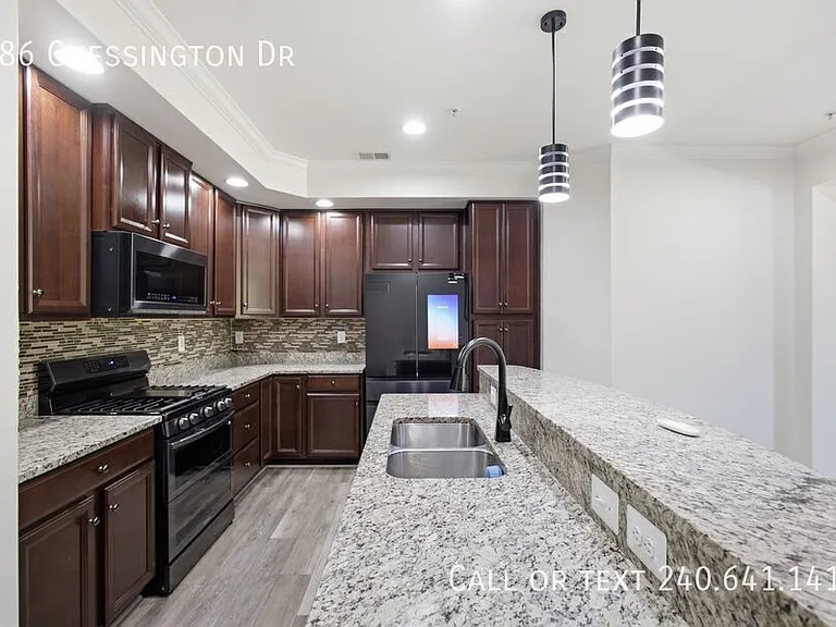 386 Chessington Dr — Photo 4