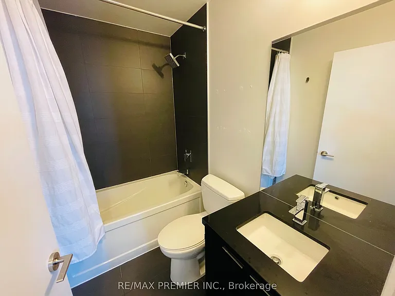 8 Eglinton Ave E #4301 — Photo 13