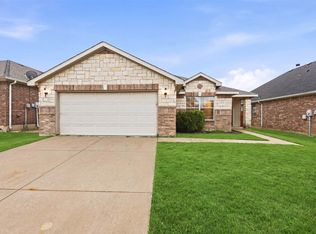 8040 Summer Stream Dr, Fort Worth, TX 76134