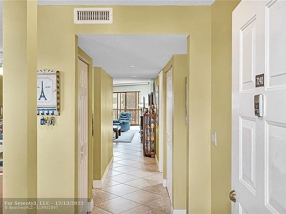 5th image of 7240 Fairfax Dr #209