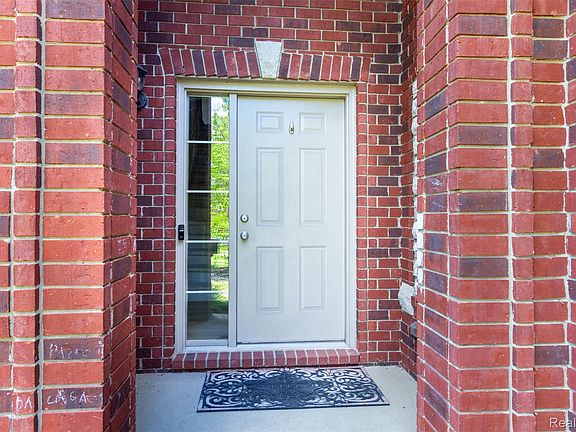 5th image of 36039 Curtis Rd