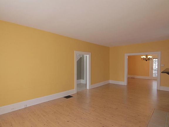 3rd image of 351 Norwood Ave SE