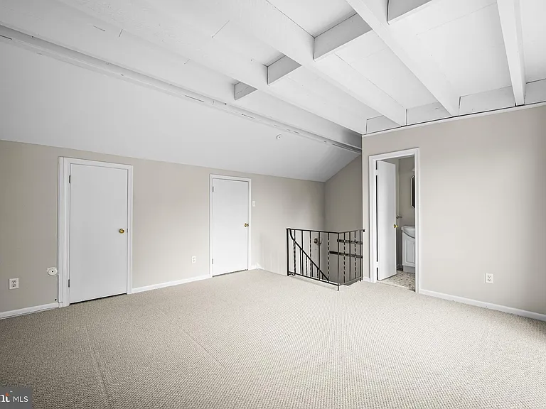 15 Llanfair Rd #D — Photo 22