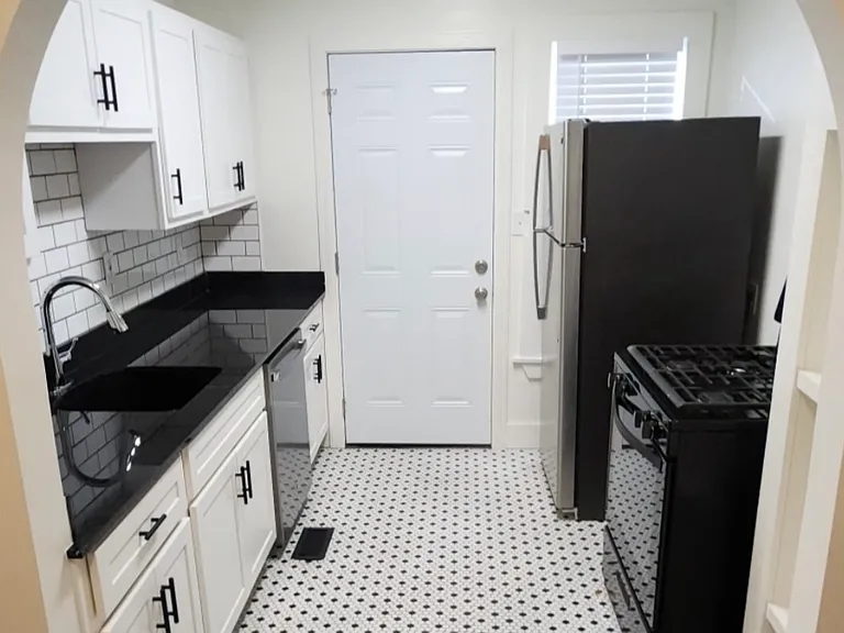 2554 NW 22nd St — Photo 3