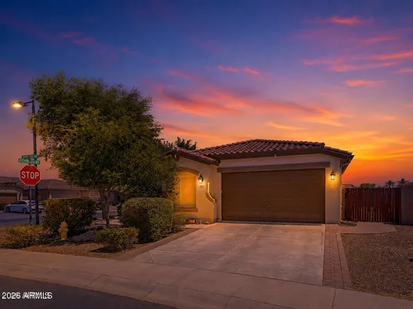 945 W EMPRESS TREE Avenue, San Tan Valley, AZ 85140