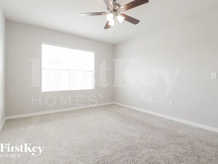 325 Aberdeen Dr — Photo 9