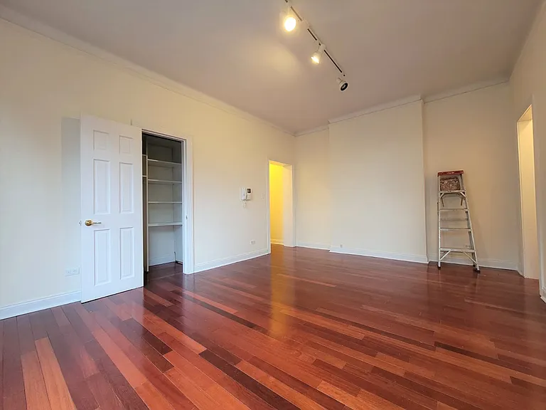 265 W 81st St #8Y — Photo 3