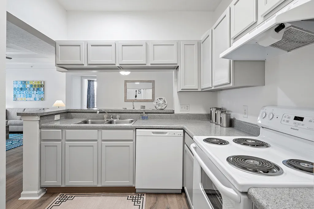 Summerwood on Towne Line Apartments — Photo 2
