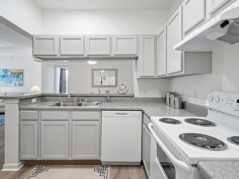 Summerwood on Towne Line Apartments — Photo 2