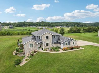 4620 Garfoot Rd, Cross Plains, WI 53528