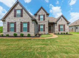 390 Ridgefield Dr, Oakland, TN 38060