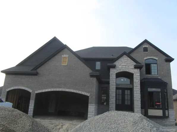 19804 Tranquility Dr, Macomb, MI 48042