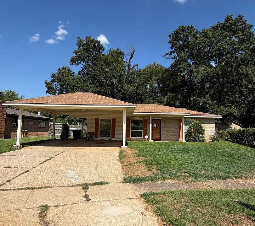 9009 Letha Loop