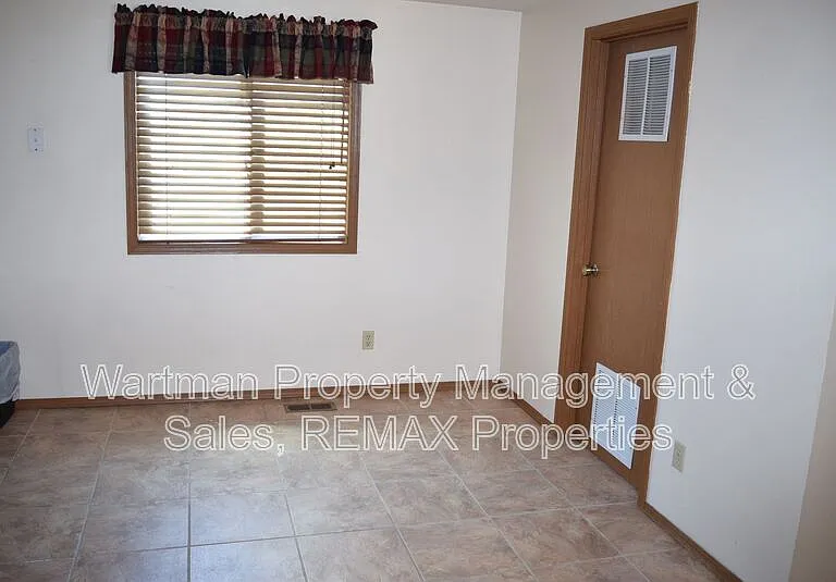 2860 Frazier Ln — Photo 13