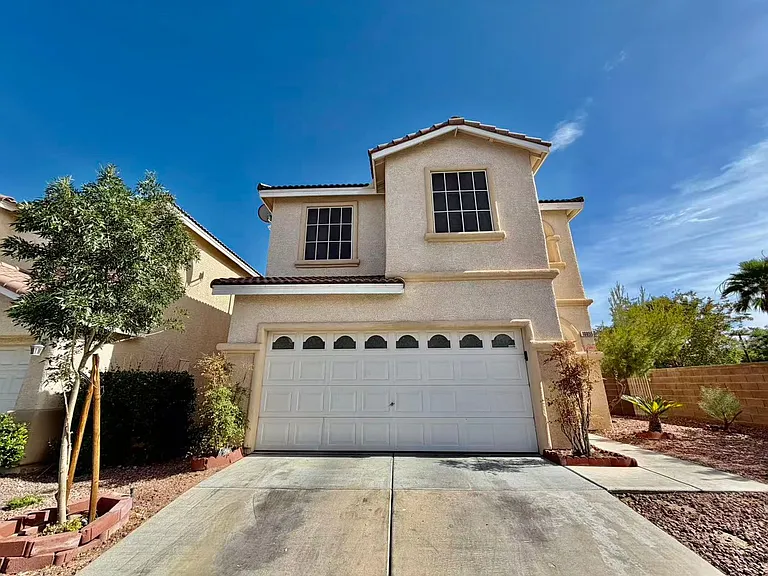 10055 Capistrello Ave — Photo 1