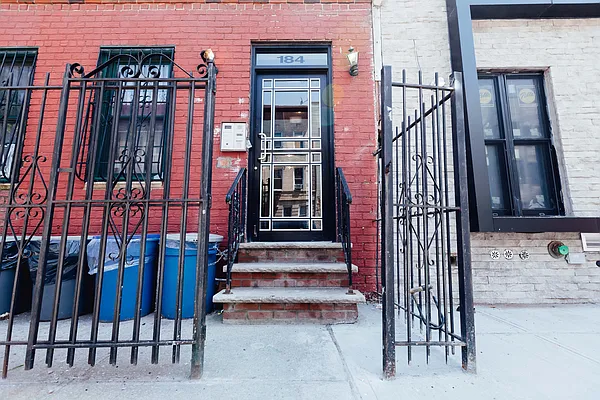 Rented by Nooklyn NYC LLC | media 48