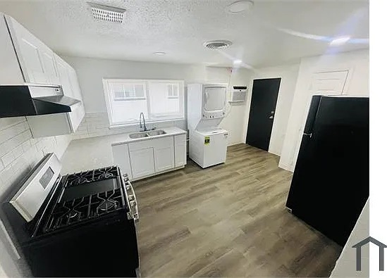 10011 Montview Blvd #C — Photo 28