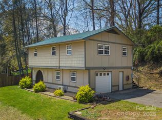 383 Pioneer Dr, Waynesville, NC 28786