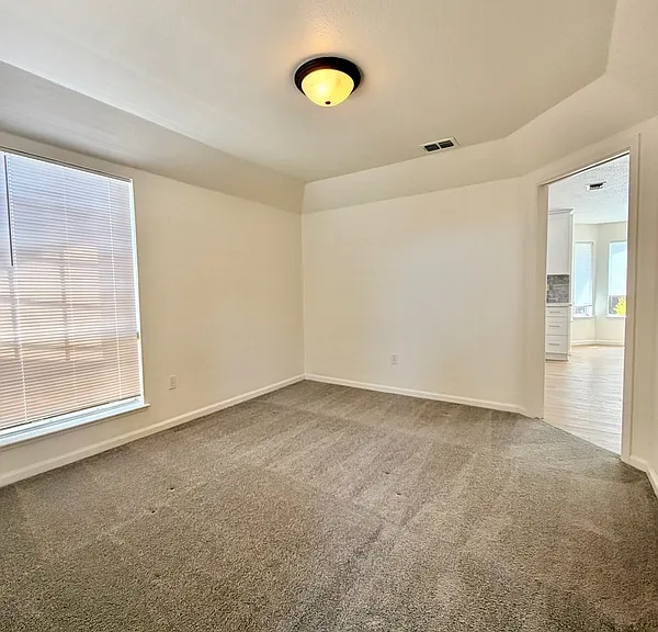 5663 Montclair Cir — Photo 6