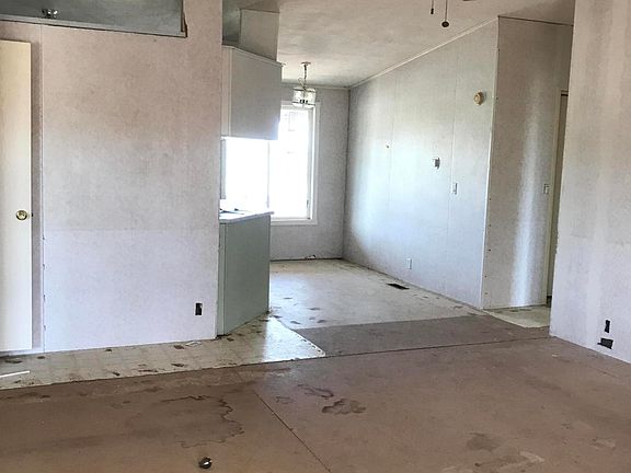 4th image of 30 Brandy Ct