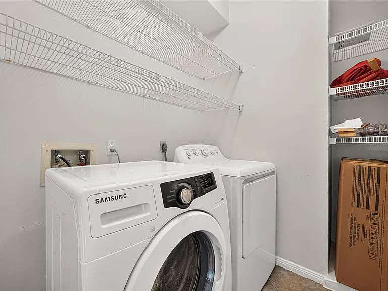 2106 Avenida La Quinta St — Photo 14