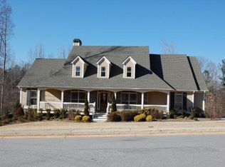 924 Sterling Lake Dr, Jefferson, GA 30549