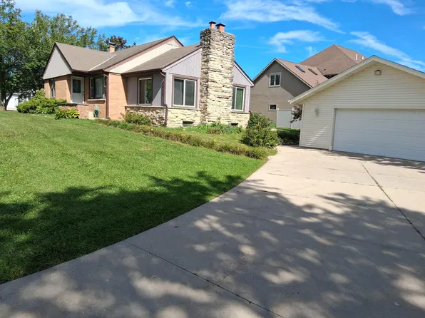 7812 S 51st St, Franklin, WI 53132