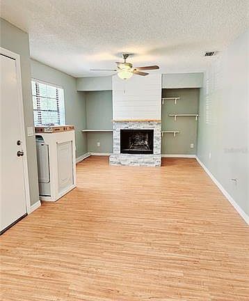 5th image of 317 Pleasant St