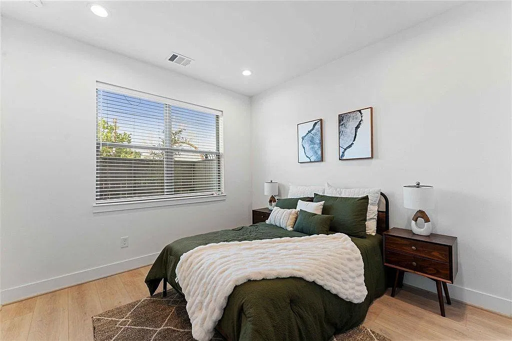 3 bed, 3.5 bath, 1822 sqft, $2,650 — Photo 4