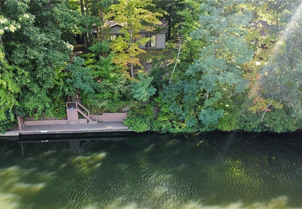 1st image of 1135 Lake Vue Dr
