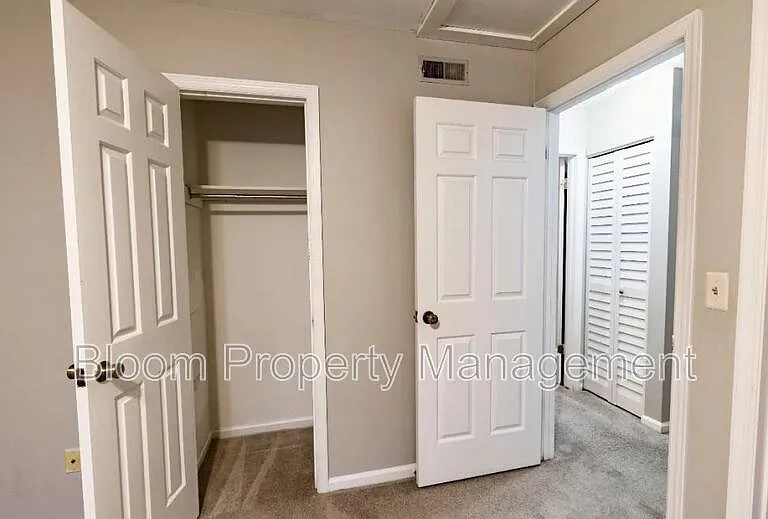579 Travelers Blvd — Photo 13