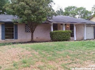 12513 Far West Dr, Live Oak, TX 78233