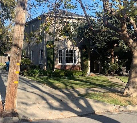 5th image of 307 Iris St