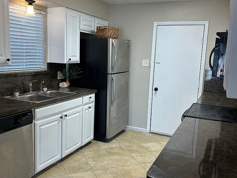7413 Meadow Dale Dr — Photo 7