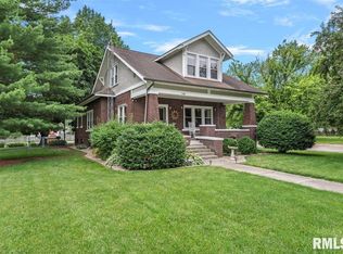 330 W Loud St, Virden, IL 62690