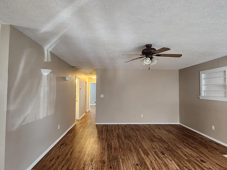 8706 Rosebud Dr — Photo 5